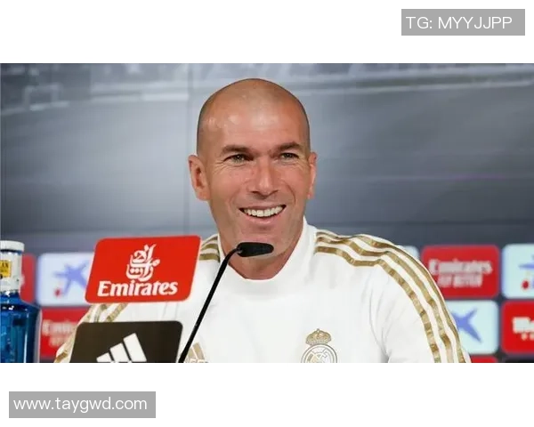 从童年到巅峰足球明星成长历程的照片对比揭秘 从童年到巅峰足球明星成长历程的照片对比揭秘