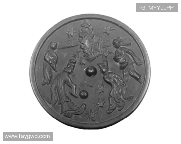 探索足球纹铜镜背后的历史与文化意义及其在古代社会中的独特地位 探索足球纹铜镜背后的历史与文化意义及其在古代社会中的独特地位