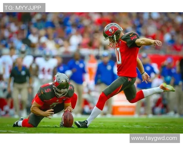 深入解析美国大学美式足球规则及其对比赛的影响与发展 深入解析美国大学美式足球规则及其对比赛的影响与发展