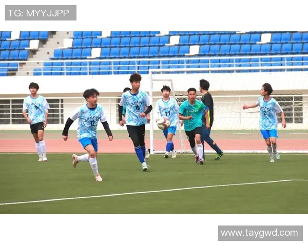 足球赤峰:激情与梦想交织的绿茵场上演绎青春的无限可能 足球赤峰:激情与梦想交织的绿茵场上演绎青春的无限可能